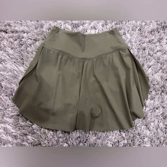 NWT Halara skort. Size large. Super soft and comfy! - Picture 6 of 8
